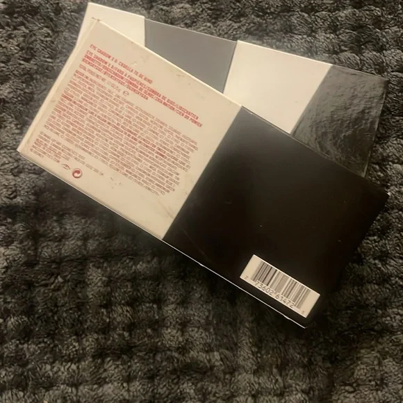 MAC Disney Cruella eyeshadow palette